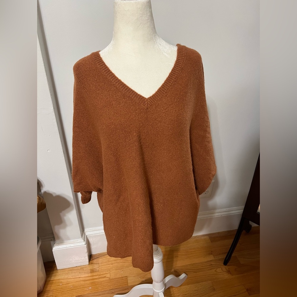 Vince Camuto V-Neck Sweater - Warm Brown